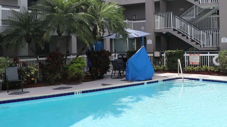 <b>Quality Inn Miami Airport Doral Pool</b>. Images powered by <a href="https://iceportal.shijigroup.com/" title="IcePortal" target="_blank">IcePortal</a>.