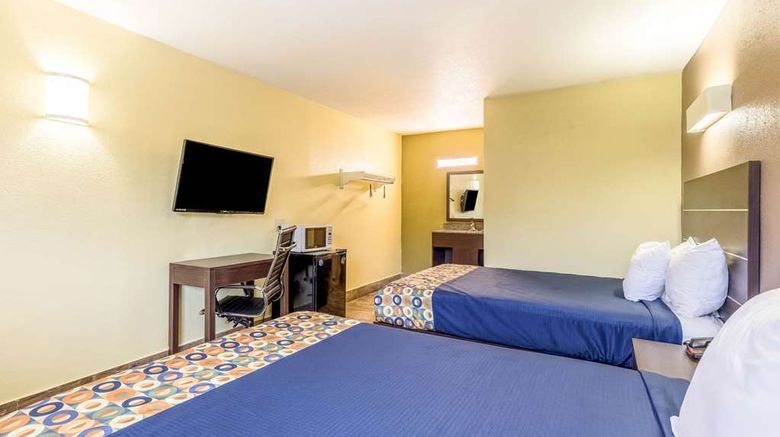 <b>Rodeway Inn Tampa Room</b>. Images powered by <a href="https://iceportal.shijigroup.com/" title="IcePortal" target="_blank">IcePortal</a>.