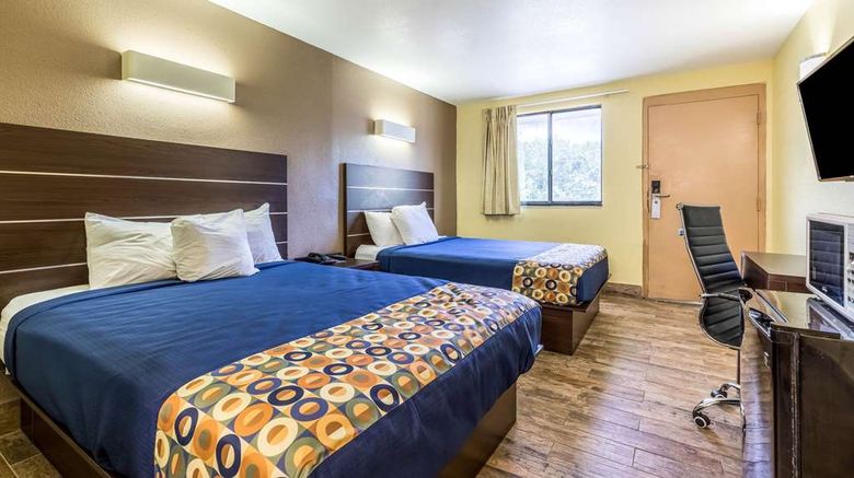 <b>Rodeway Inn Tampa Room</b>. Images powered by <a href="https://iceportal.shijigroup.com/" title="IcePortal" target="_blank">IcePortal</a>.