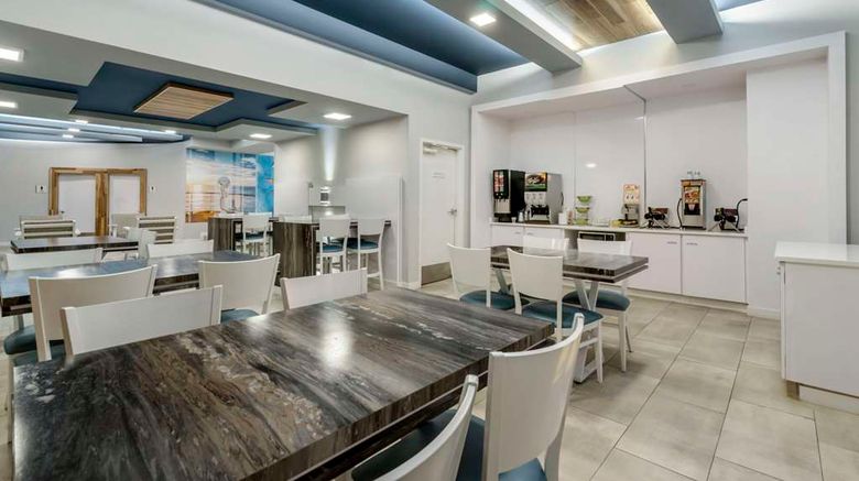 <b>Clarion Pointe Tampa East-Fairgrounds Restaurant</b>. Images powered by <a href="https://iceportal.shijigroup.com/" title="IcePortal" target="_blank">IcePortal</a>.