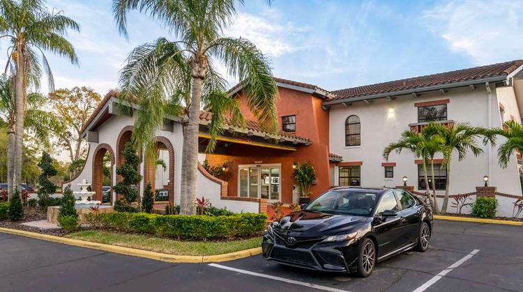 Clarion Pointe Tampa East-Fairgrounds Exterior