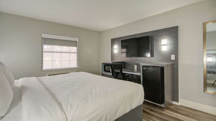 Clarion Pointe Tampa East-Fairgrounds Room
