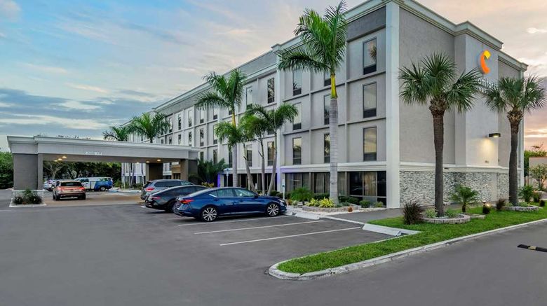 <b>Comfort Inn & Suites Exterior</b>. Images powered by <a href="https://iceportal.shijigroup.com/" title="IcePortal" target="_blank">IcePortal</a>.