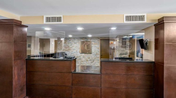 Comfort Inn & Suites Lobby