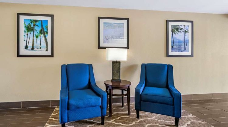 Comfort Inn & Suites Lobby