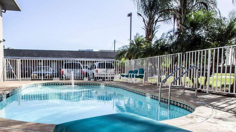 Rodeway Inn Pool
