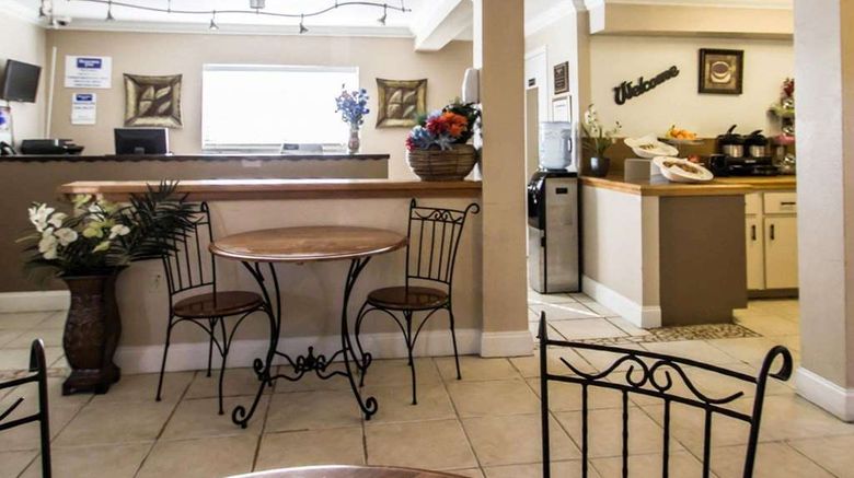 <b>Rodeway Inn Lobby</b>. Images powered by <a href="https://iceportal.shijigroup.com/" title="IcePortal" target="_blank">IcePortal</a>.