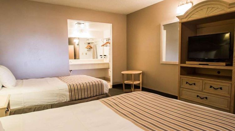Rodeway Inn Room