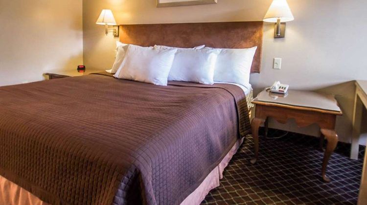 Rodeway Inn Room