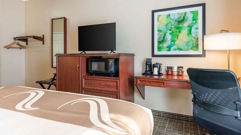 <b>Quality Inn Room</b>. Images powered by <a href="https://iceportal.shijigroup.com/" title="IcePortal" target="_blank">IcePortal</a>.