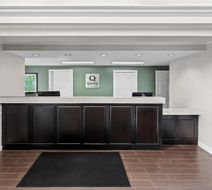 Quality Inn Lake City Lobby