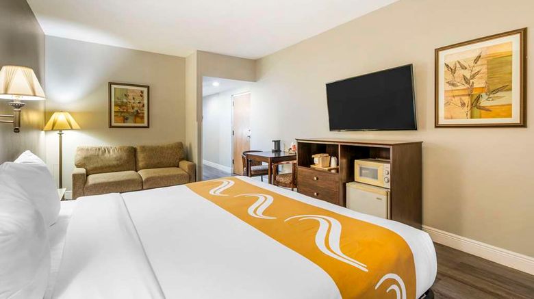 <b>Quality Inn Conf Center at Citrus Hills Room</b>. Images powered by <a href="https://iceportal.shijigroup.com/" title="IcePortal" target="_blank">IcePortal</a>.