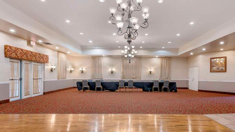 <b>Quality Inn Conf Center at Citrus Hills Meeting</b>. Images powered by <a href="https://iceportal.shijigroup.com/" title="IcePortal" target="_blank">IcePortal</a>.