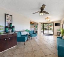 Quality Inn Live Oak Lobby