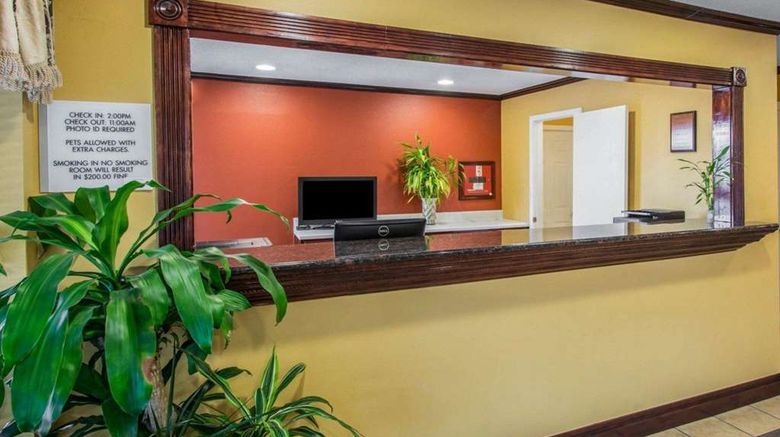 <b>Econo Lodge DeFuniak Springs Lobby</b>. Images powered by <a href="https://iceportal.shijigroup.com/" title="IcePortal" target="_blank">IcePortal</a>.