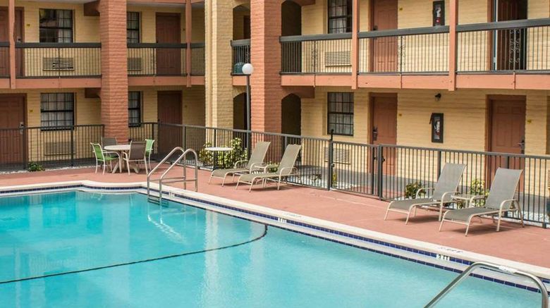 <b>Rodeway Inn & Suites, Tampa Pool</b>. Images powered by <a href="https://iceportal.shijigroup.com/" title="IcePortal" target="_blank">IcePortal</a>.