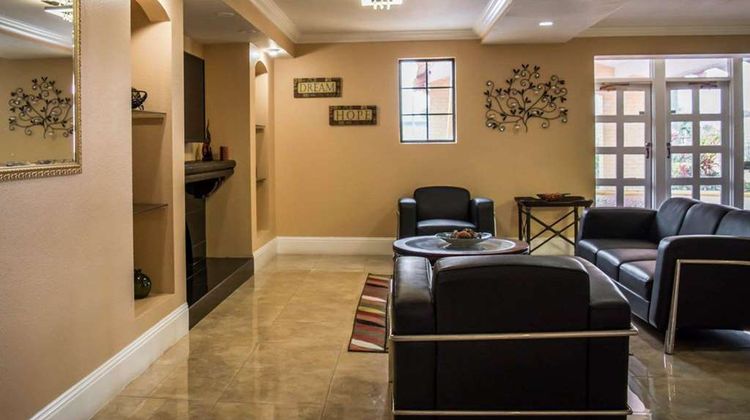 Rodeway Inn & Suites, Tampa Lobby