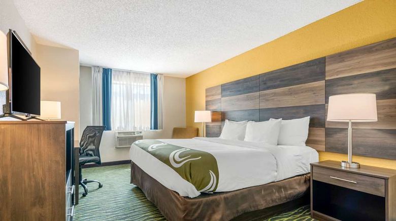 <b>Quality Inn Room</b>. Images powered by <a href="https://iceportal.shijigroup.com/" title="IcePortal" target="_blank">IcePortal</a>.