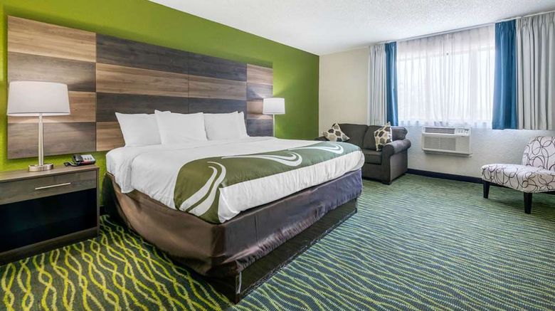 <b>Quality Inn Suite</b>. Images powered by <a href="https://iceportal.shijigroup.com/" title="IcePortal" target="_blank">IcePortal</a>.