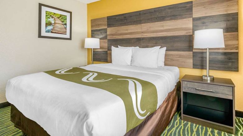 <b>Quality Inn Room</b>. Images powered by <a href="https://iceportal.shijigroup.com/" title="IcePortal" target="_blank">IcePortal</a>.