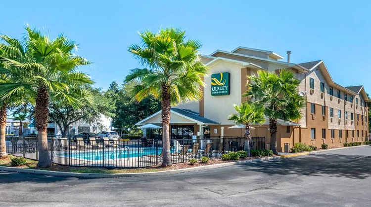 Quality Inn Exterior