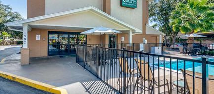 Quality Inn Exterior