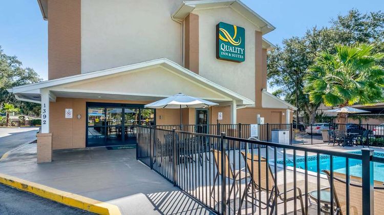 Quality Inn Exterior