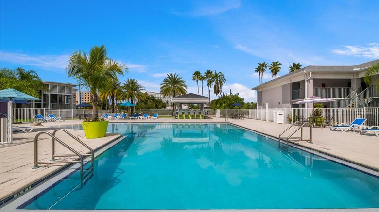 <b>Clarion Inn & Suites Universal Studios Pool</b>. Images powered by <a href="https://iceportal.shijigroup.com/" title="IcePortal" target="_blank">IcePortal</a>.