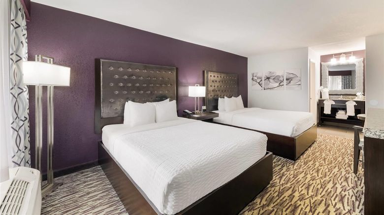<b>Clarion Inn & Suites Universal Studios Room</b>. Images powered by <a href="https://iceportal.shijigroup.com/" title="IcePortal" target="_blank">IcePortal</a>.