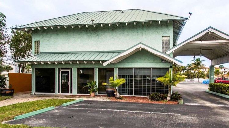 Econo Lodge Exterior
