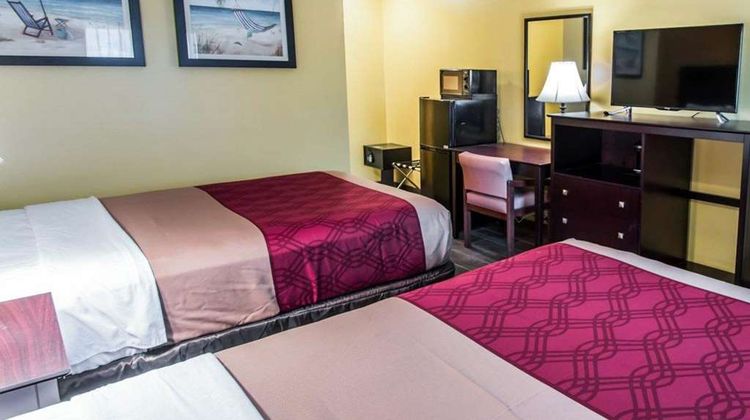 Econo Lodge Room