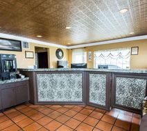 Econo Lodge Lobby