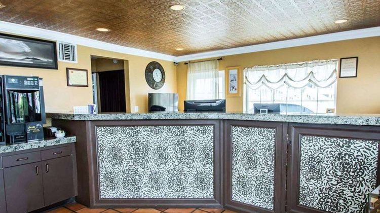 Econo Lodge Lobby