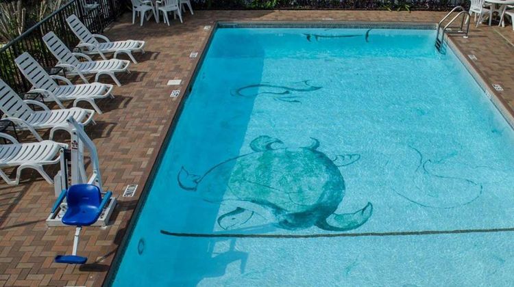 Quality Inn Pool