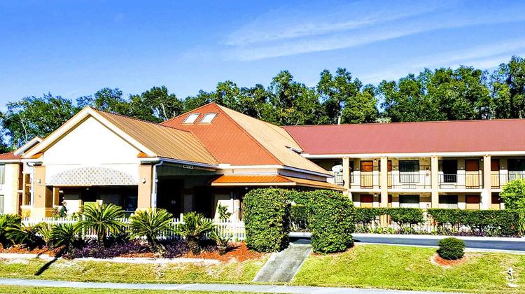 Quality Inn Exterior