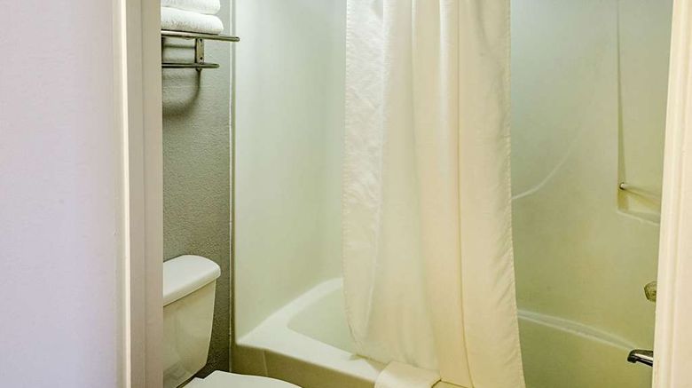 <b>Rodeway Inn Panama City Room</b>. Images powered by <a href="https://iceportal.shijigroup.com/" title="IcePortal" target="_blank">IcePortal</a>.