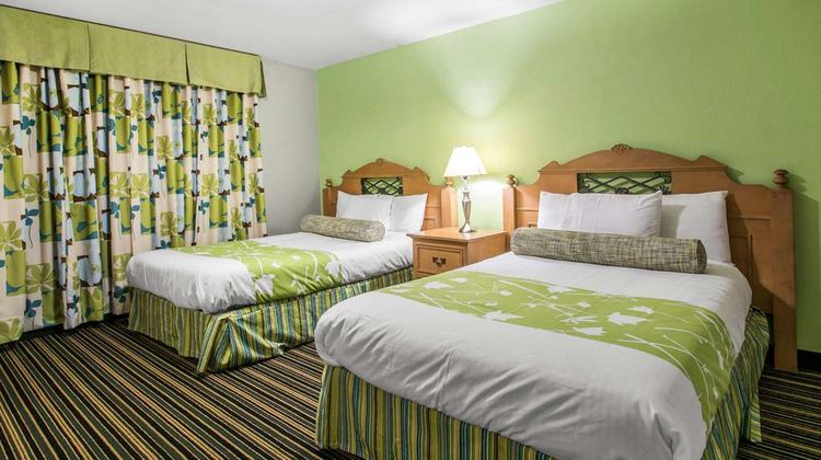 Rodeway Inn & Suites Winter Haven Suite