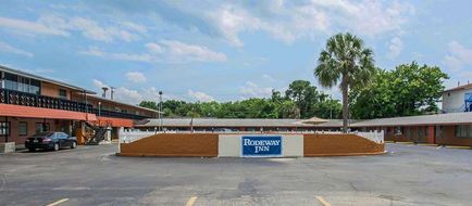 Rodeway Inn & Suites Winter Haven Exterior
