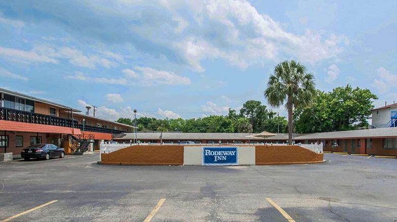 <b>Rodeway Inn & Suites Winter Haven Exterior</b>. Images powered by <a href="https://iceportal.shijigroup.com/" title="IcePortal" target="_blank">IcePortal</a>.