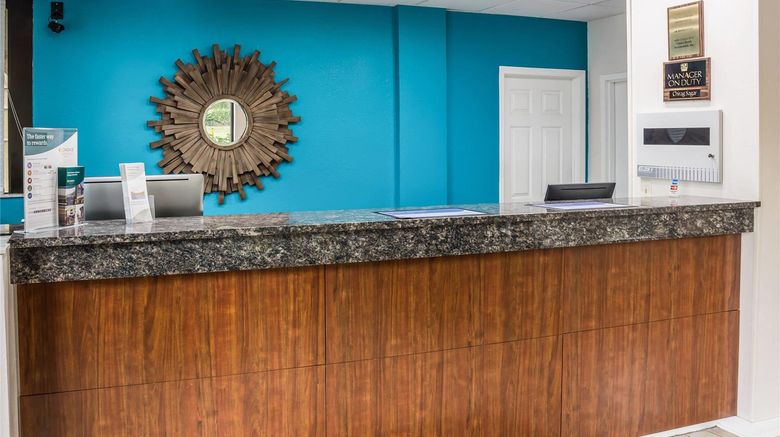 <b>Econo Lodge Palm Coast Lobby</b>. Images powered by <a href="https://iceportal.shijigroup.com/" title="IcePortal" target="_blank">IcePortal</a>.