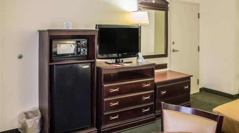 <b>Econo Lodge Palm Coast Room</b>. Images powered by <a href="https://iceportal.shijigroup.com/" title="IcePortal" target="_blank">IcePortal</a>.