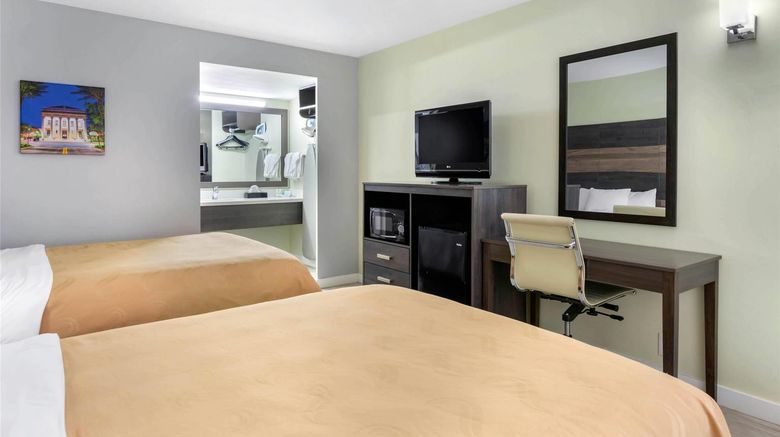 <b>Quality Inn Gainesville Room</b>. Images powered by <a href="https://iceportal.shijigroup.com/" title="IcePortal" target="_blank">IcePortal</a>.