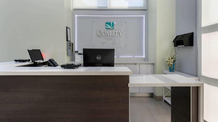 Quality Inn Gainesville Lobby