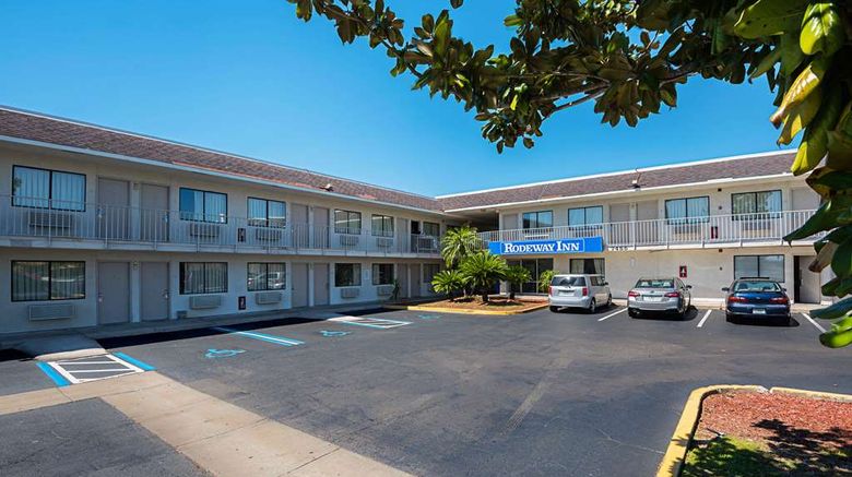 <b>Rodeway Inn Kissimmee Exterior</b>. Images powered by <a href="https://iceportal.shijigroup.com/" title="IcePortal" target="_blank">IcePortal</a>.