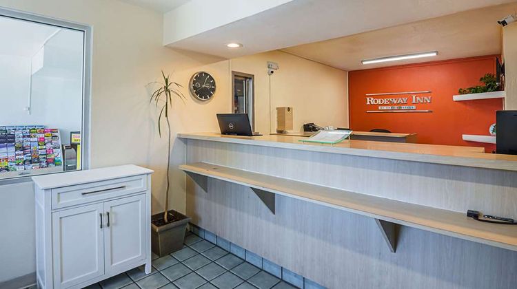 Rodeway Inn Kissimmee Lobby