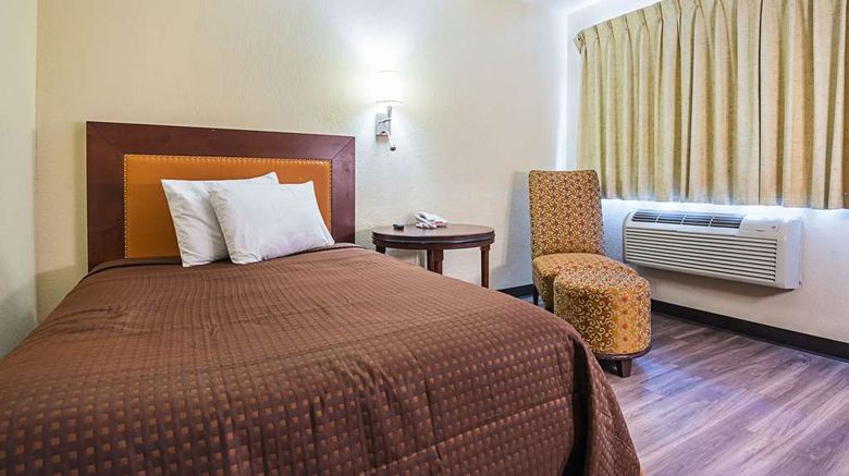 <b>Rodeway Inn Kissimmee Room</b>. Images powered by <a href="https://iceportal.shijigroup.com/" title="IcePortal" target="_blank">IcePortal</a>.