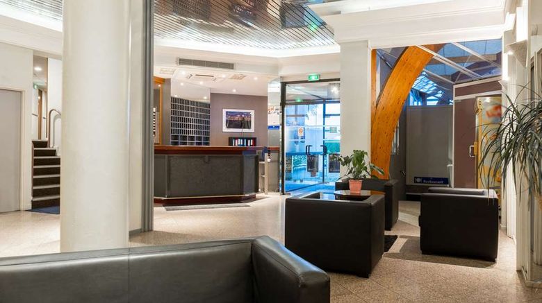 <b>Comfort Hotel Lobby</b>. Images powered by <a href="https://iceportal.shijigroup.com/" title="IcePortal" target="_blank">IcePortal</a>.