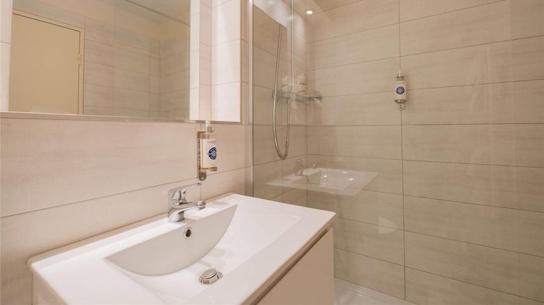 <b>Comfort Hotel Lille Tourcoing Room</b>. Images powered by <a href="https://iceportal.shijigroup.com/" title="IcePortal" target="_blank">IcePortal</a>.