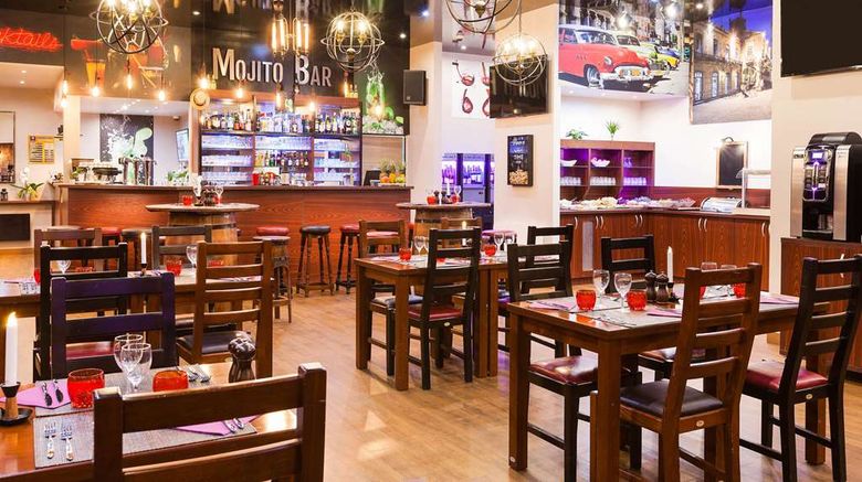<b>Comfort Hotel Orleans Olivet Provinces Restaurant</b>. Images powered by <a href="https://iceportal.shijigroup.com/" title="IcePortal" target="_blank">IcePortal</a>.
