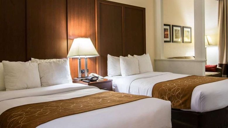 <b>Comfort Suites Suite</b>. Images powered by <a href="https://iceportal.shijigroup.com/" title="IcePortal" target="_blank">IcePortal</a>.